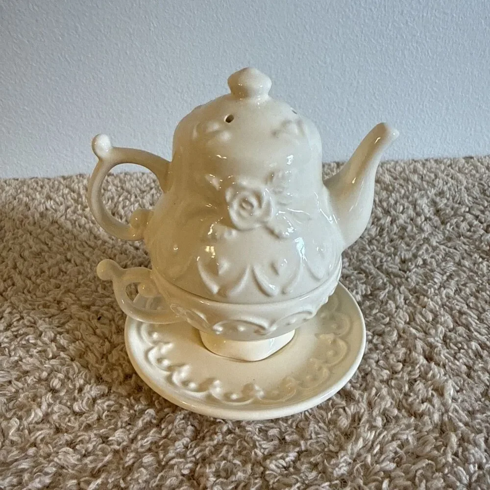 Fine Porcelain Teapot Salt & Pepper Shaker w Saucer Embossed Fleur-de-lis 4”